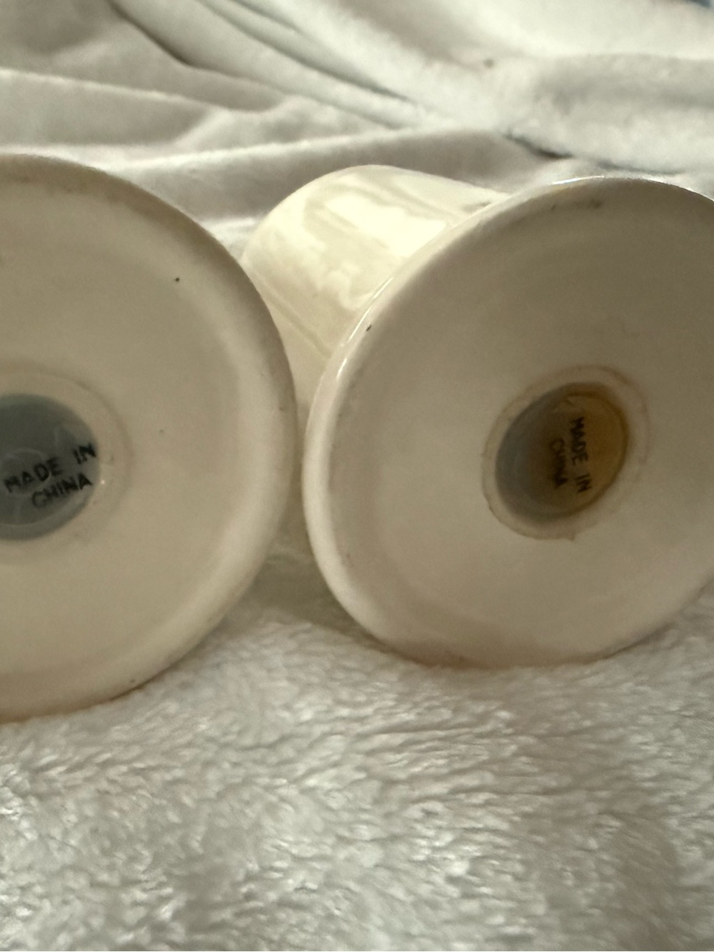 Royal Seasons Snowman Design 1999 Salt & Pepper Shakers Set of 2 Ceramic - Picture 4 of 4